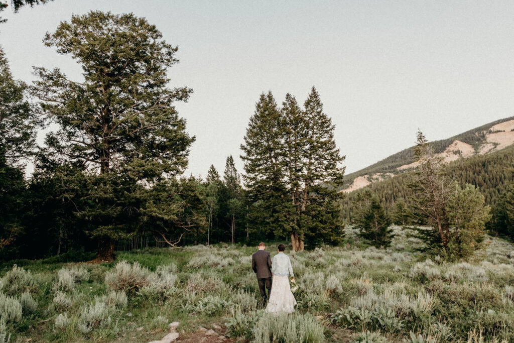 intimate ceremony at the wedding tree