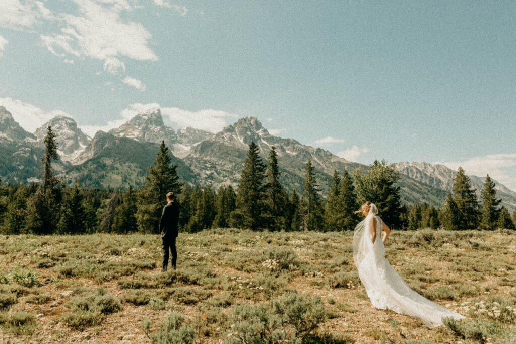 Windy Point Turnout Elopement | Ashley & Scott - Erin Wheat Co.