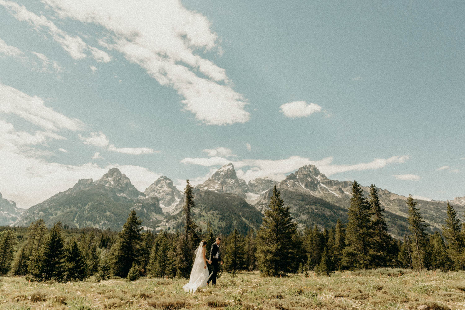 Windy Point Turnout Elopement | Ashley & Scott - Erin Wheat Co.