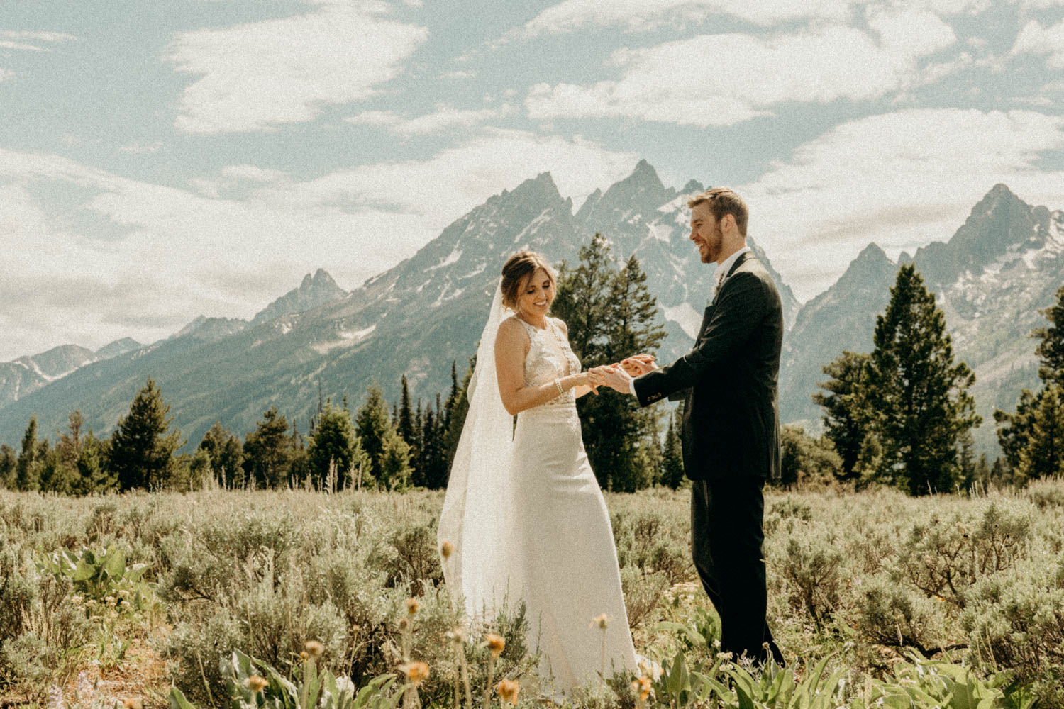 Windy Point Turnout Elopement | Ashley & Scott - Erin Wheat Co.